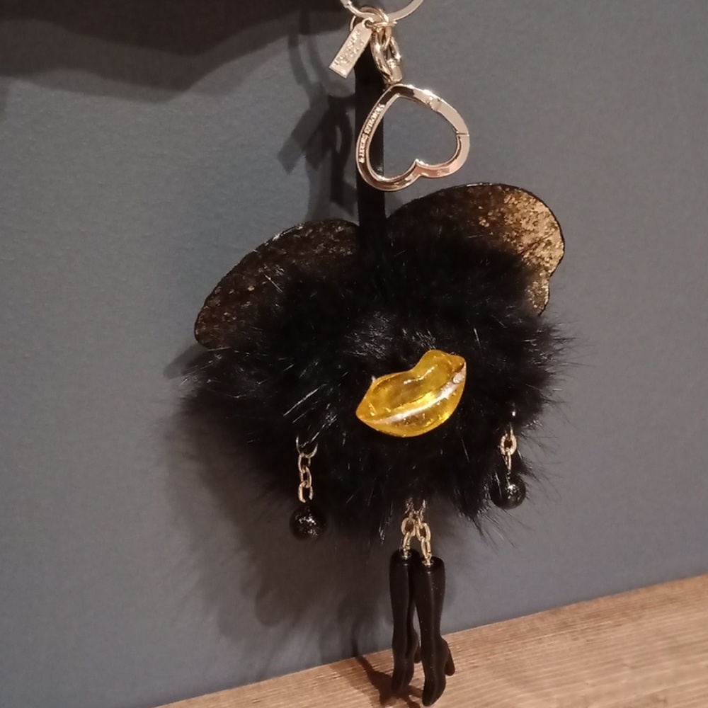 Victoria Secret Key Charm